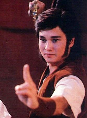 台湾孟飞年轻生活照,青春岁月里的阳光少年