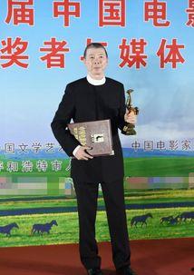 冯小刚政治背景,从电影导演到政治影响力背后的故事